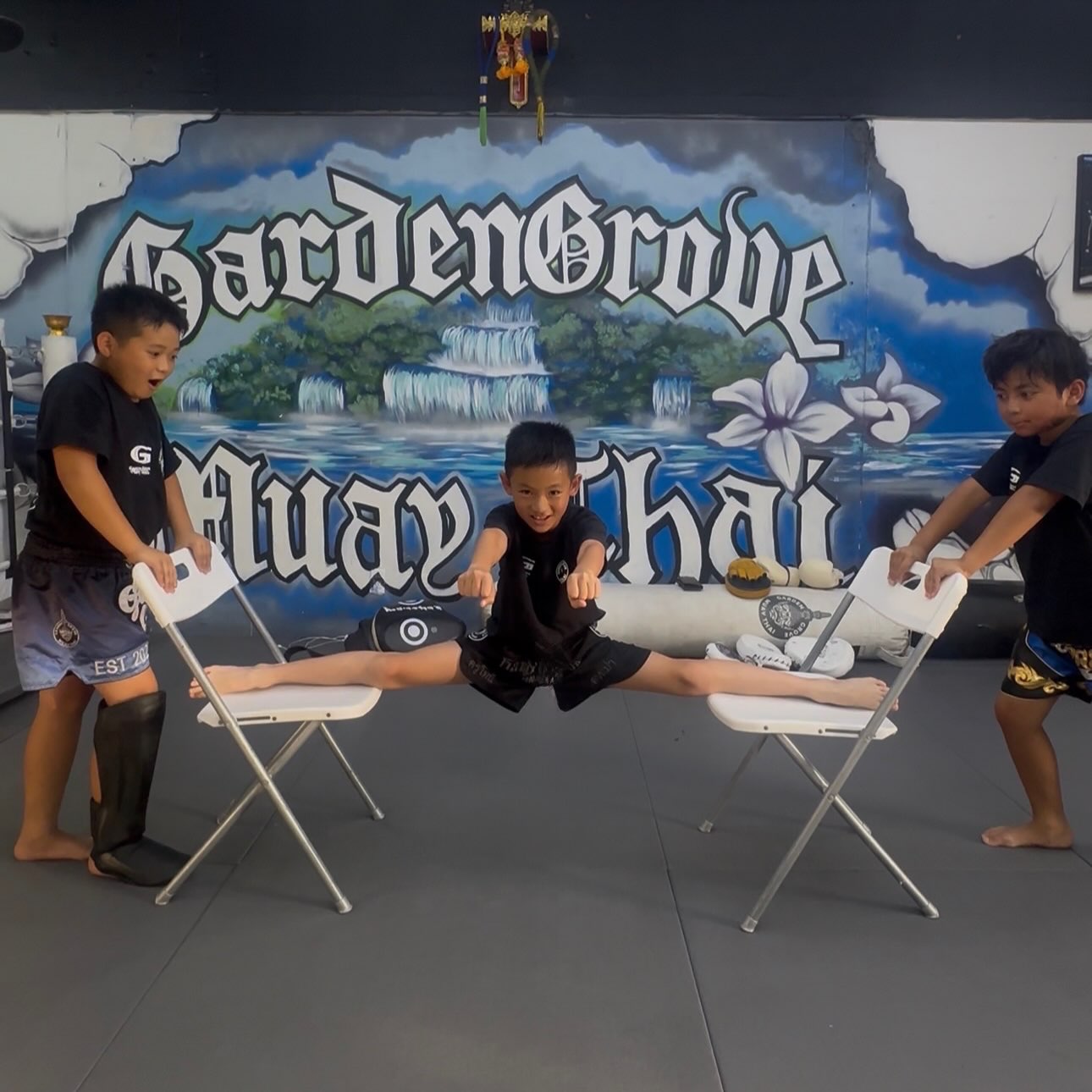 Garden Grove Muay Thai fighters sparring at 6pm class